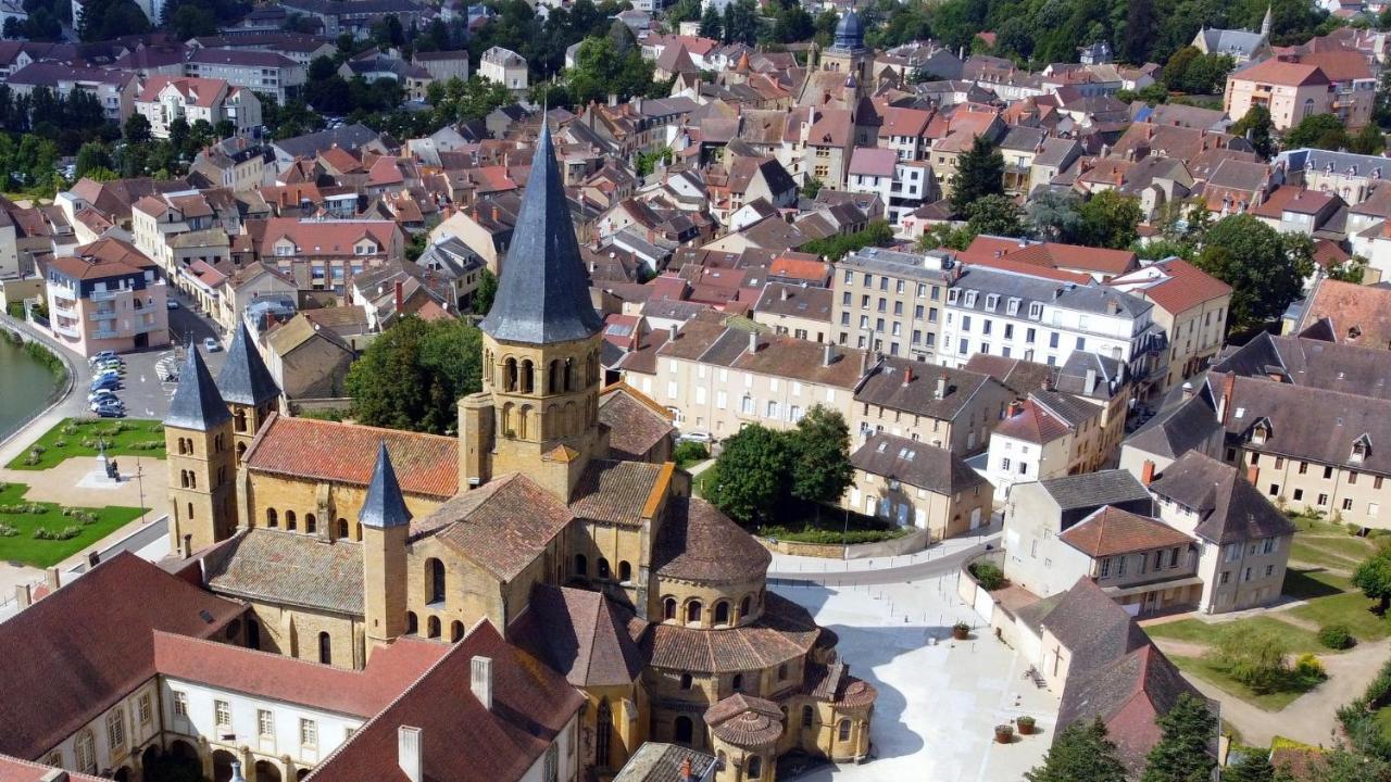 Hotel De La Basilique Paray-le-Monial Exterior foto