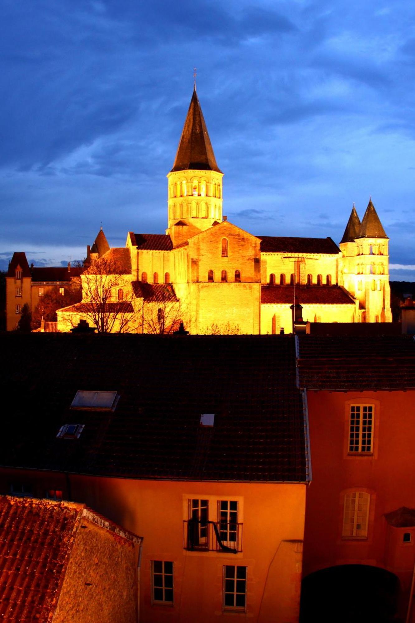 Hotel De La Basilique Paray-le-Monial Exterior foto