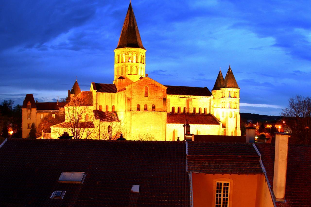 Hotel De La Basilique Paray-le-Monial Exterior foto